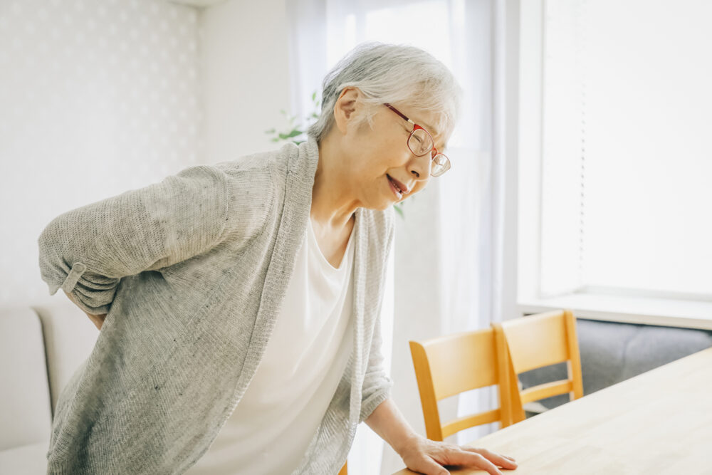 身長が4cm以上縮んでいたら骨粗鬆症？