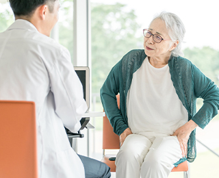 1000件以上の手術実績を持つ院長による股関節専門外来