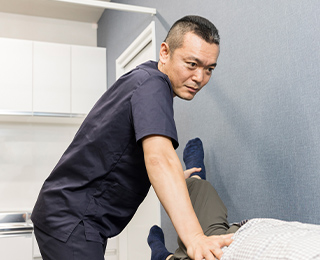 1000件以上の手術実績を持つ院長による股関節専門外来