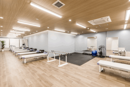 広いリハビリ室　外観
